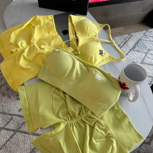 Vibrant Red Bra Intimates Set - Picture 3 of 7